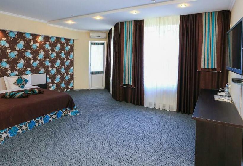 バルコニー付スイート, Aragvi