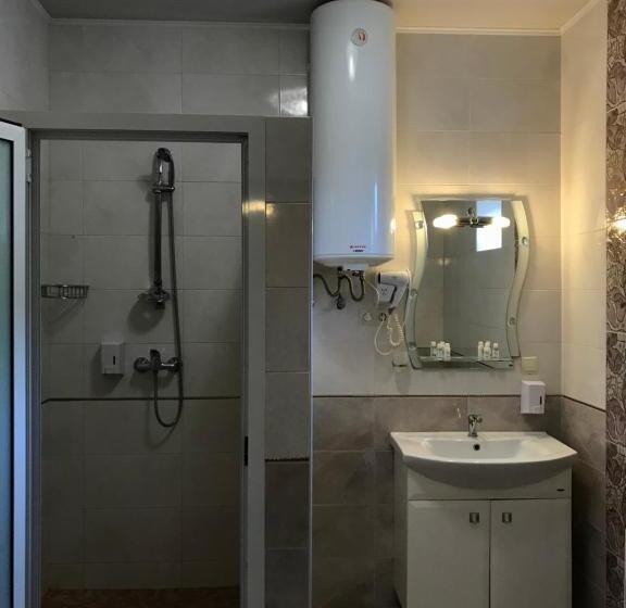 スーペリアールーム, Aragvi