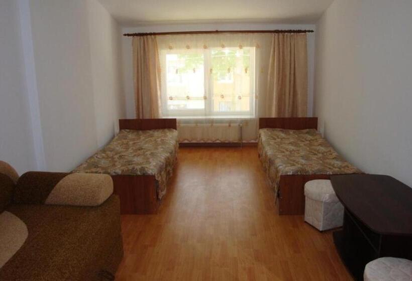 اتاق استاندارد سه نفره, Art Avenue Apart