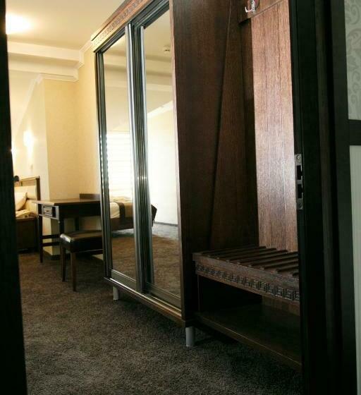 اتاق کلاس بیزنس, Avalon Palace