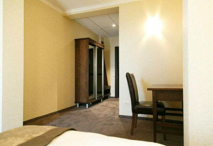 اتاق کلاس بیزنس, Avalon Palace