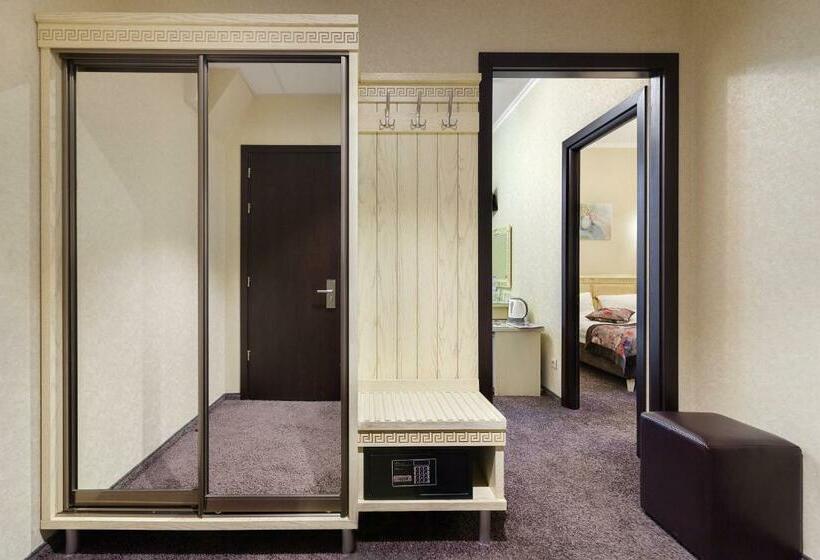 سوییت, Avalon Palace