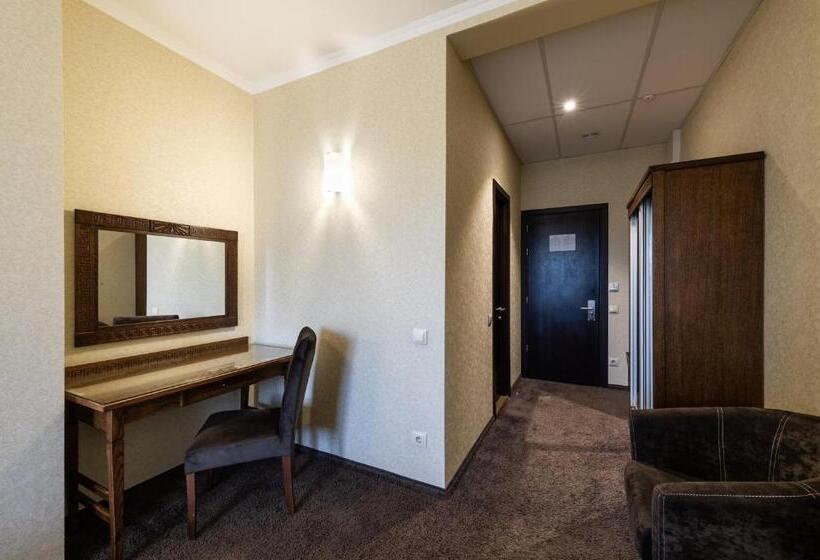 اتاق کلاس بیزنس, Avalon Palace