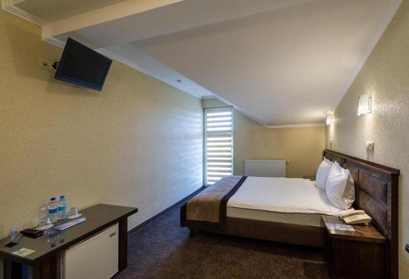 اتاق پنت هاوس, Avalon Palace