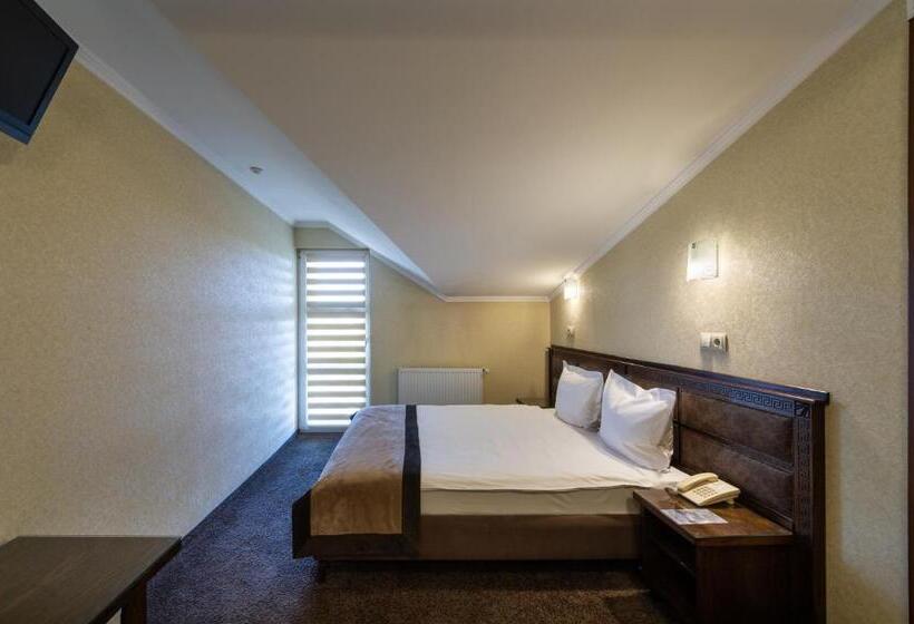 اتاق پنت هاوس, Avalon Palace