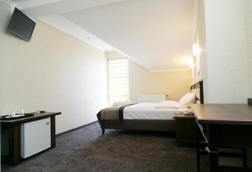 اتاق کلاس بیزنس, Avalon Palace