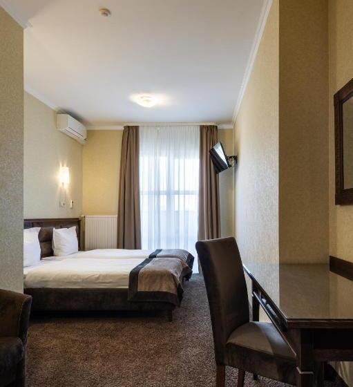 اتاق کلاس بیزنس, Avalon Palace