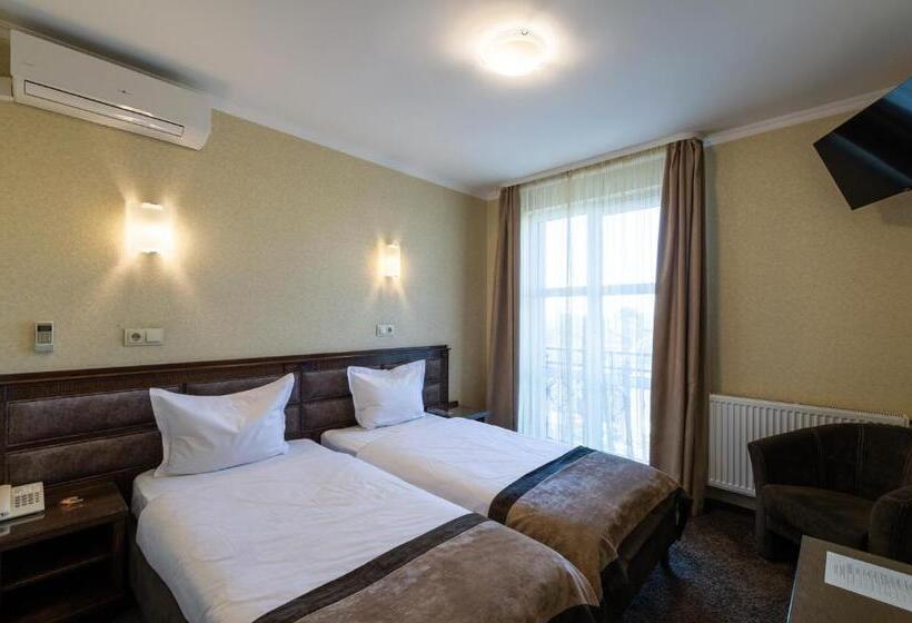 اتاق پنت هاوس, Avalon Palace