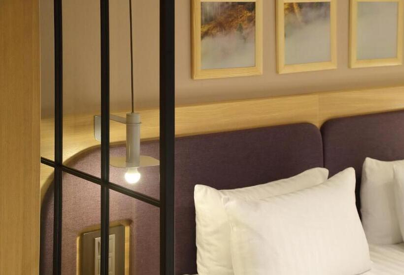 اتاق لوکس با بالکن, Bukovel