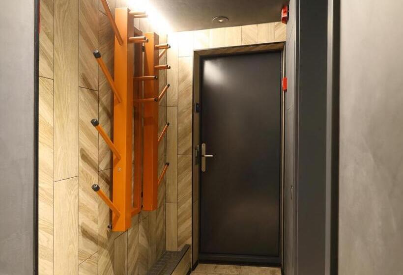 اتاق لوکس با بالکن, Bukovel