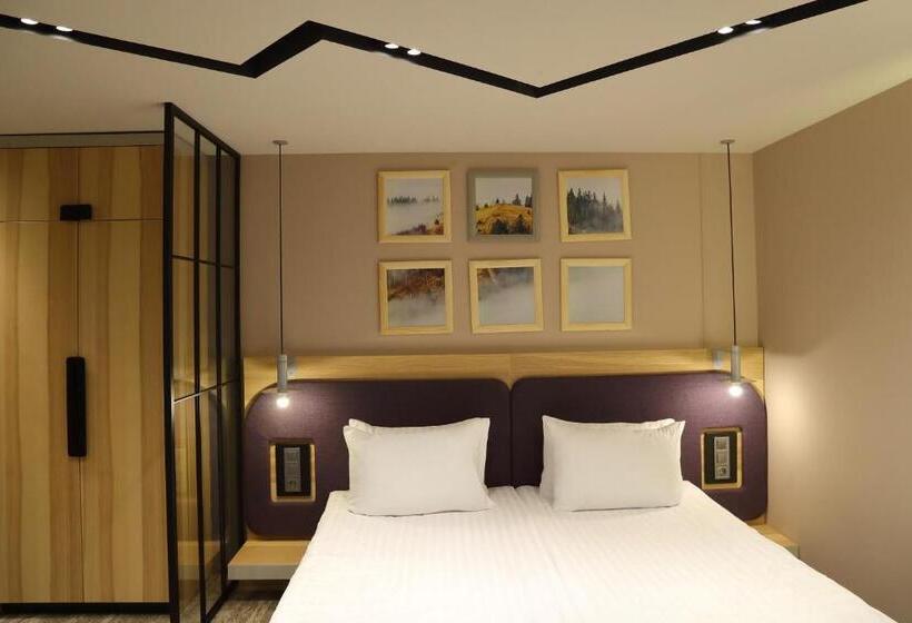 اتاق لوکس با بالکن, Bukovel