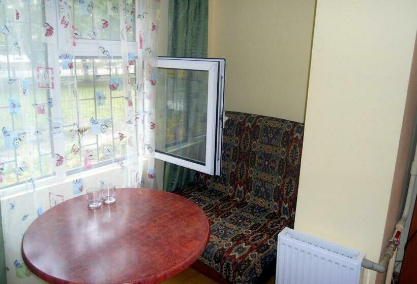 اتاق راحتی, Desna Kut