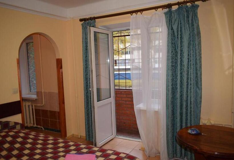 اتاق استاندارد با بالکن, Desna Kut