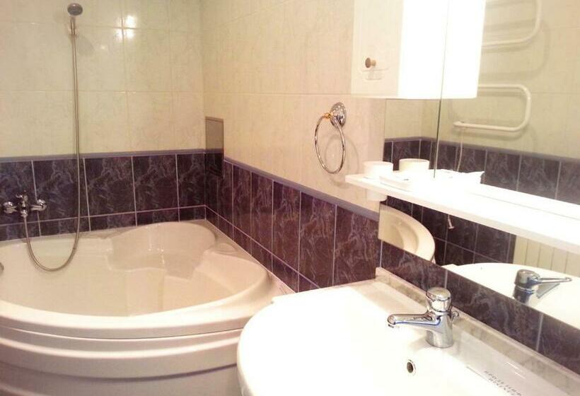 سوییت جونیور با بالکن, Complex Druzhba