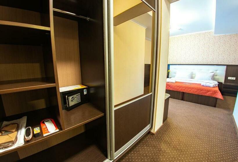 اتاق استاندارد, Kiev 365 Park