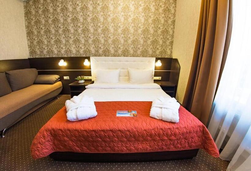 اتاق استاندارد سه نفره, Kiev 365 Park