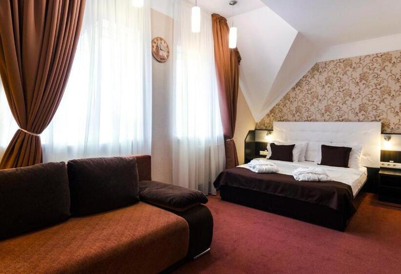 اتاق استاندارد چهار تخته, Kiev 365 Park