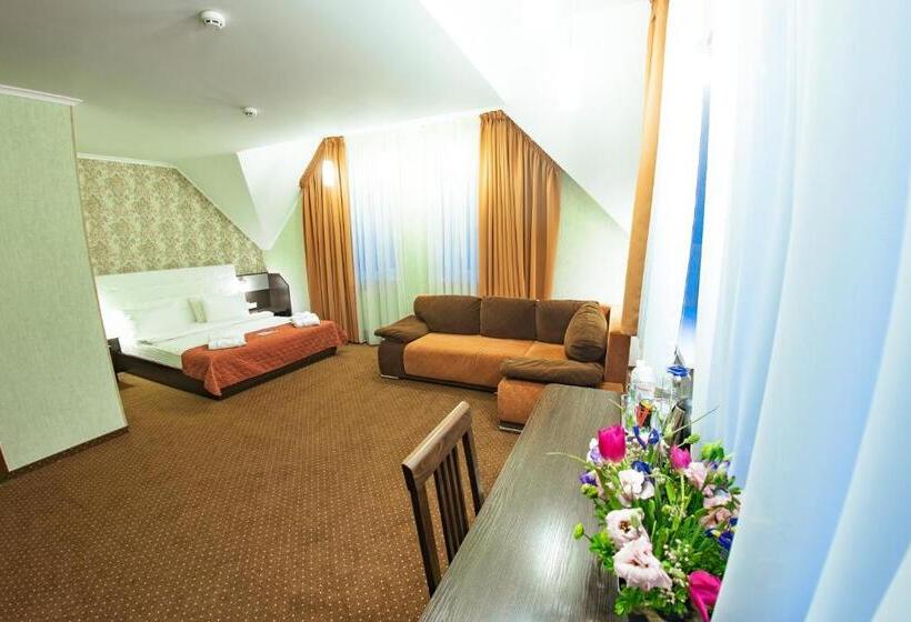 اتاق استاندارد چهار تخته, Kiev 365 Park