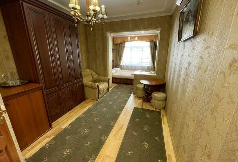 اتاق استاندارد, Near The Lake