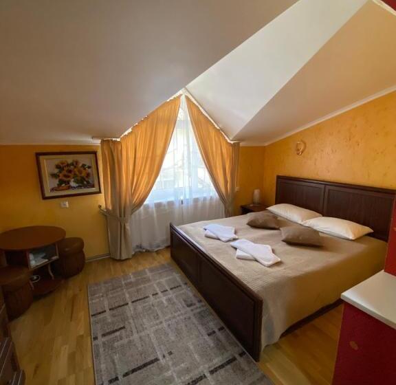 اتاق سوپریور, Near The Lake