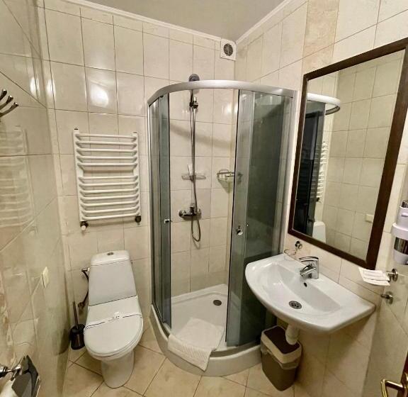 اتاق سوپریور, Near The Lake