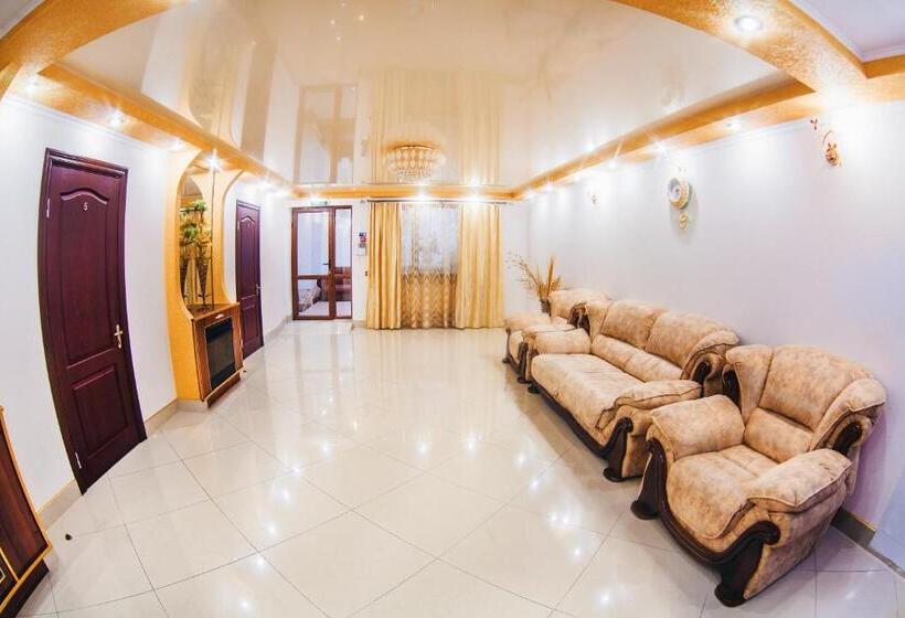 اتاق استاندارد سه نفره, Panska Hata