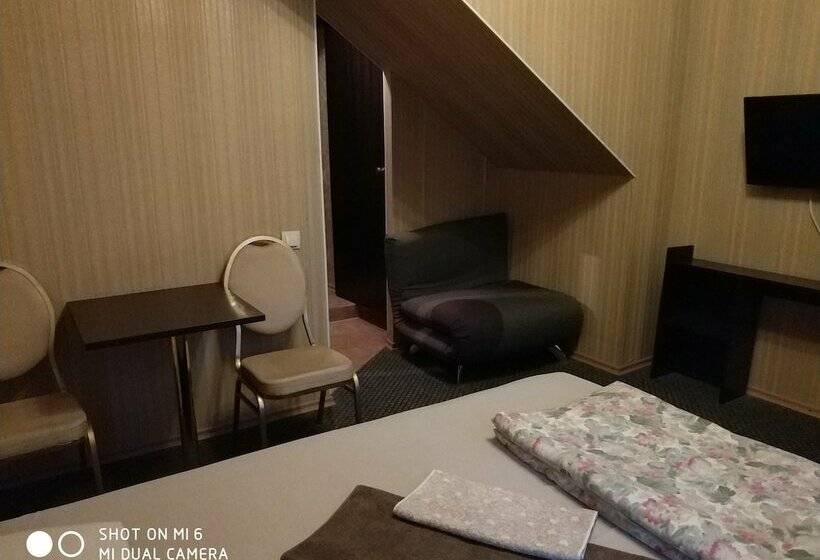 اتاق راحتی, Pokrovsky