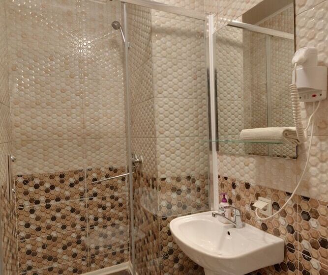 اتاق راحتی, Pokrovsky