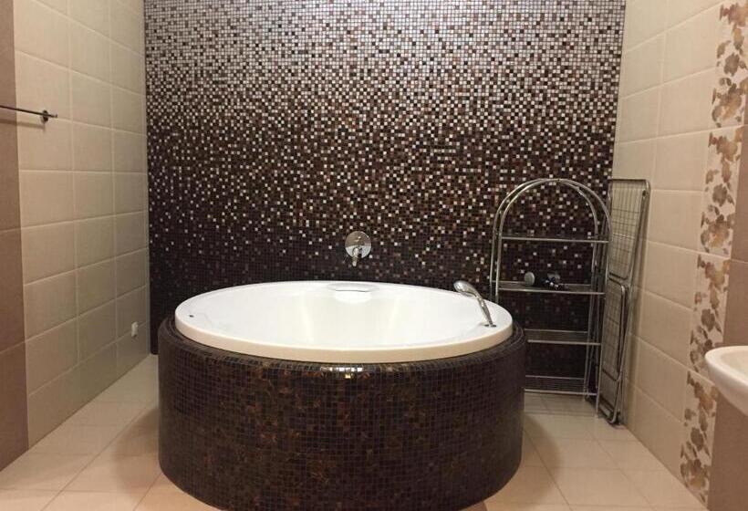 דירת חדר, Restaurant Complex Vensky