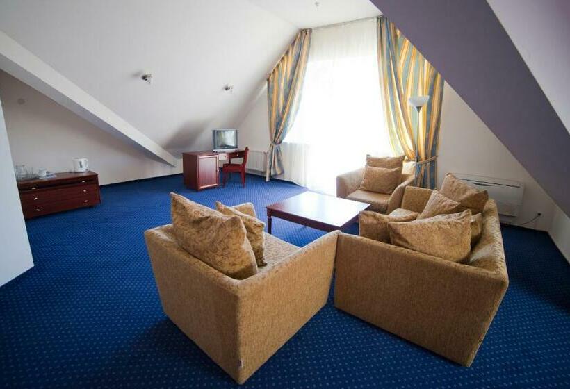 סוויטה עם מרפסת, Sani