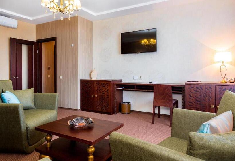 جناح كومفورت, Zagrava