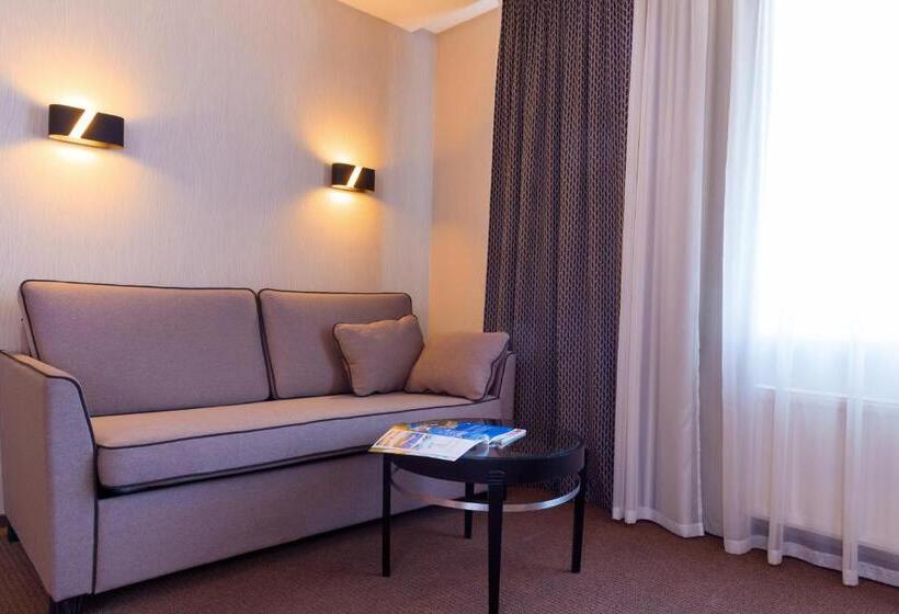 جناح جونيور, Zagrava