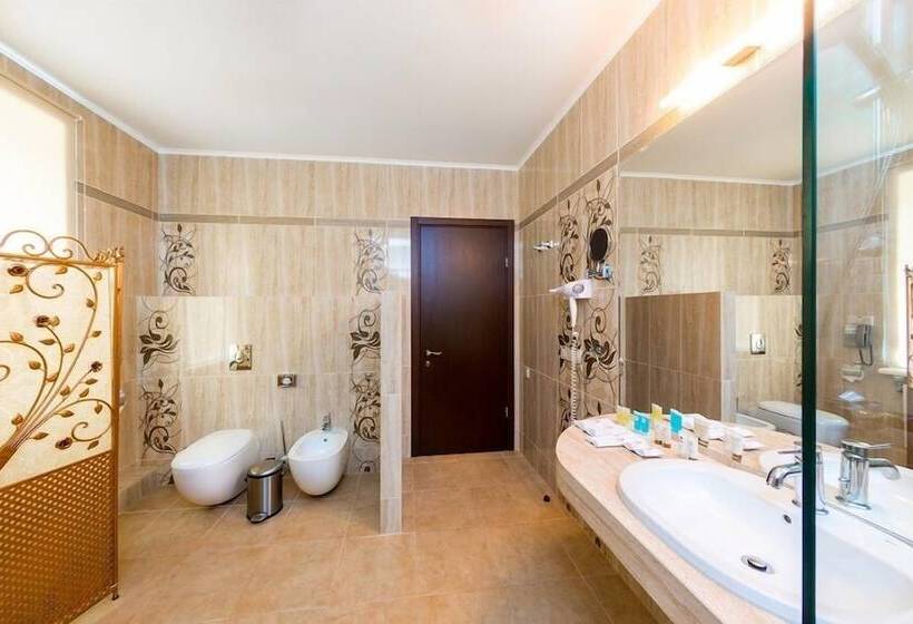 جناح كومفورت, Zagrava