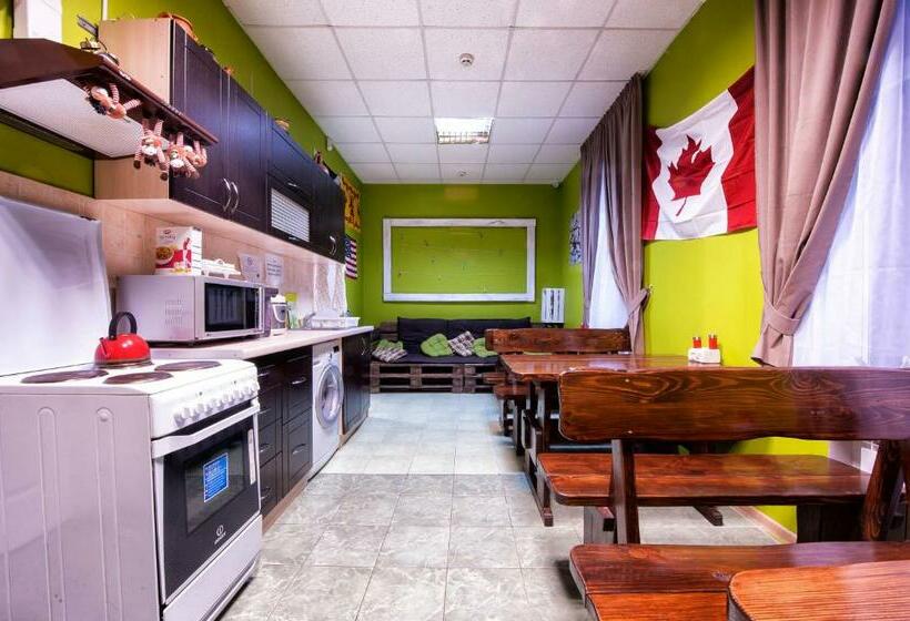 تختخواب در اتاق مشترک, Pallet Hostel