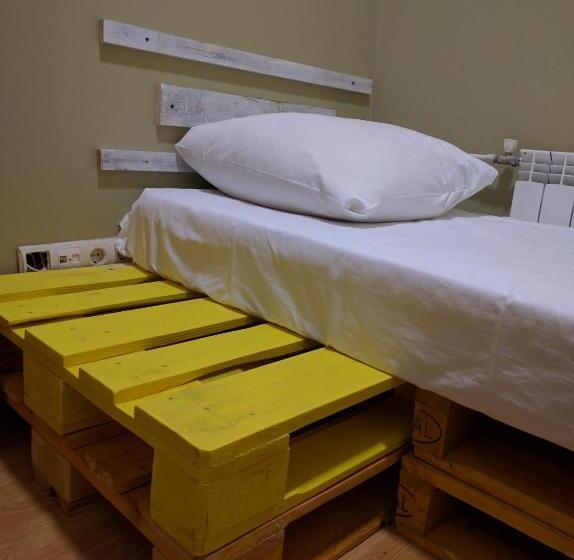 اتاق استاندارد یک نفره, Pallet Hostel
