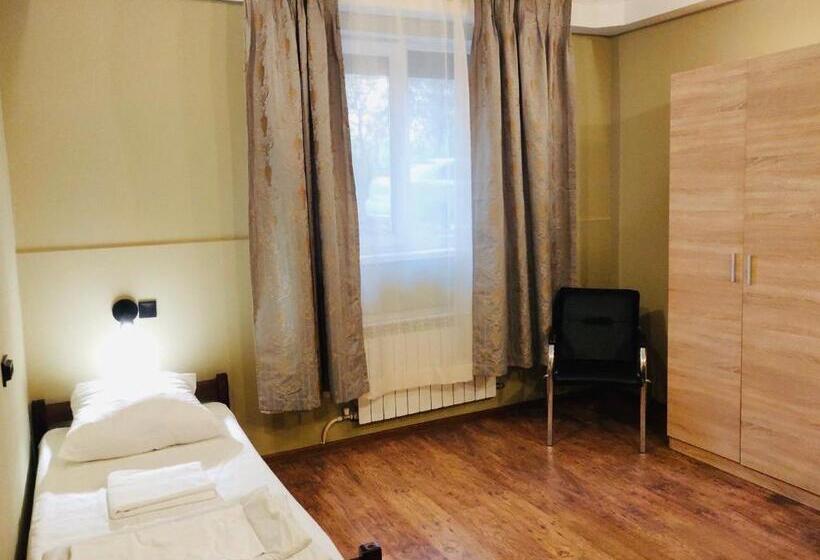 اتاق استاندارد, Pallet Hostel