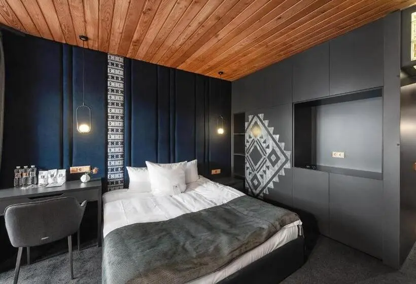 اتاق استاندارد سه تخته با بالکن, Stara Pravda Hotel   Vykrutasy