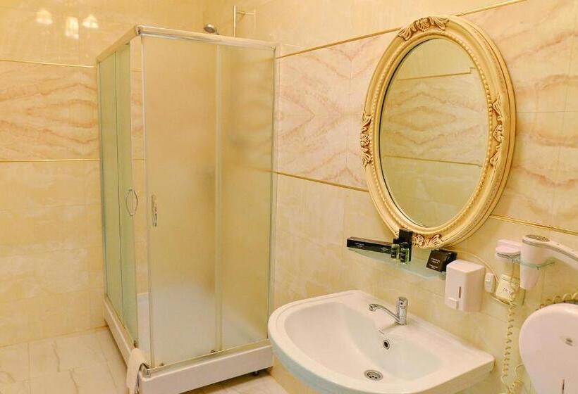 اتاق لوکس, Viktoriya Family Hotel Restaurant Complex