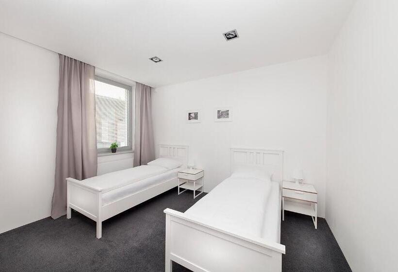 شقة غرفة واحدة, & Hostel Letov