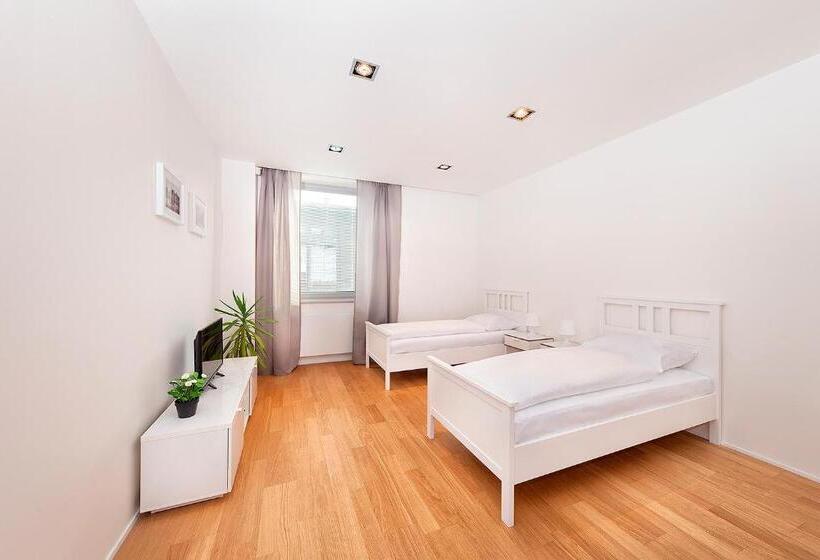 شقة غرفة واحدة, & Hostel Letov