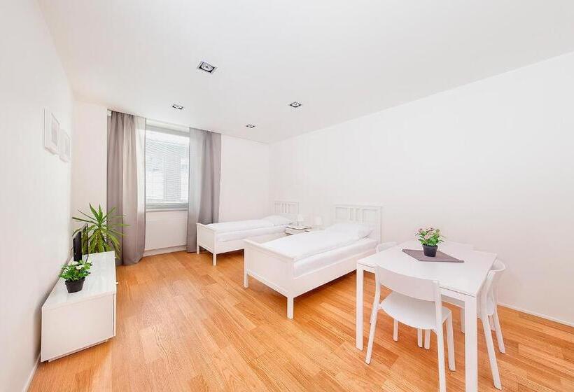 شقة غرفة واحدة, & Hostel Letov