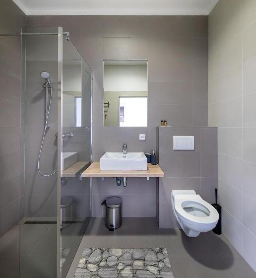 غرفة ديلوكس, & Hostel Letov