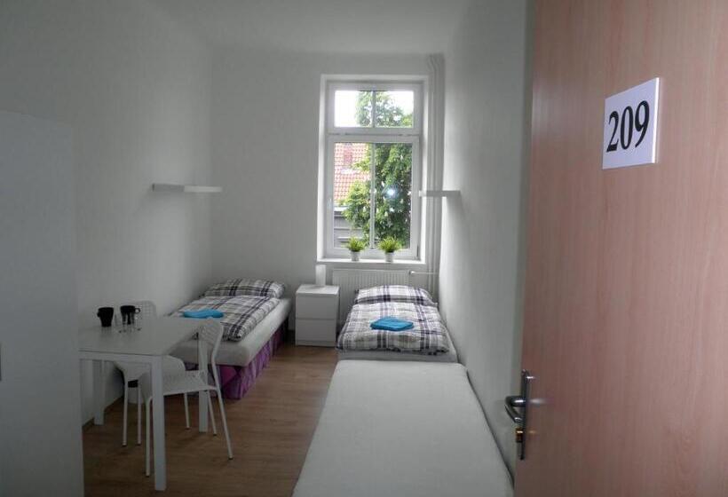 חדר סטנדרט לשלושה עם חדר אמבטיה משוף, Centrum Ubytování Břeclav