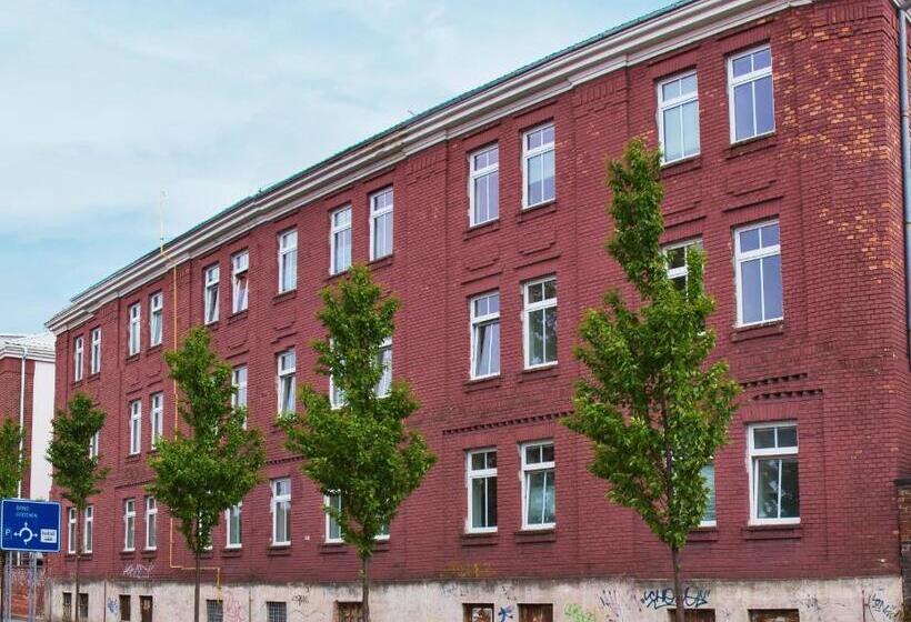 חדר סטנדרט לשלושה עם חדר אמבטיה משוף, Centrum Ubytování Břeclav