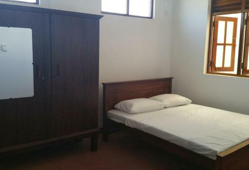 غرفة قياسية حمام مشترك, Hitchhike Backpackers