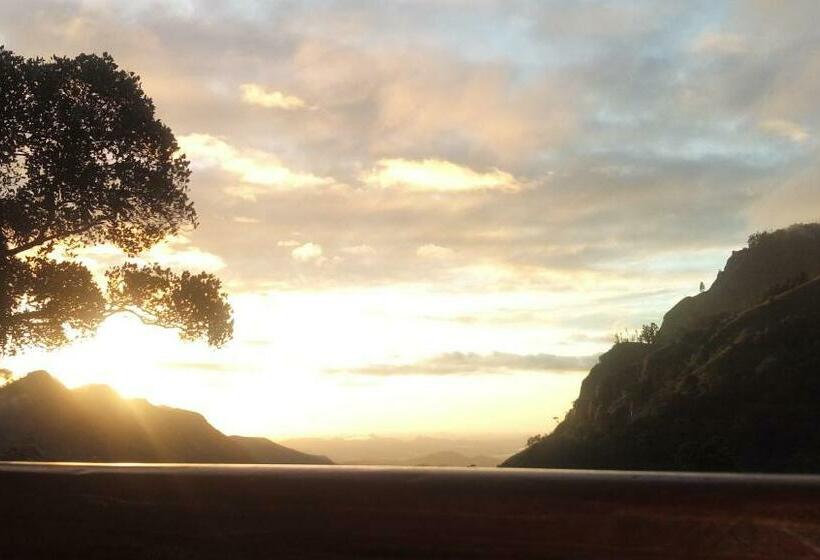 Deluxe Room with Balcony, Blue Ribbon Homestay