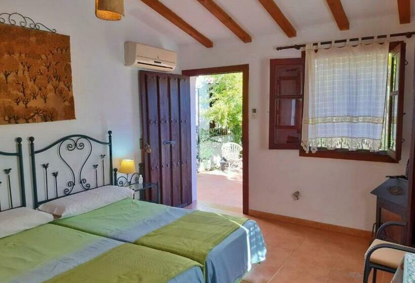 スタンダードルーム, Escuela La Crujía