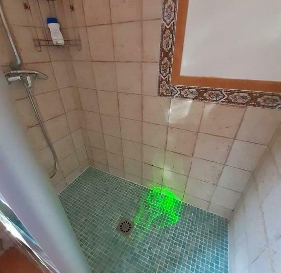 スタンダードルーム, Escuela La Crujía