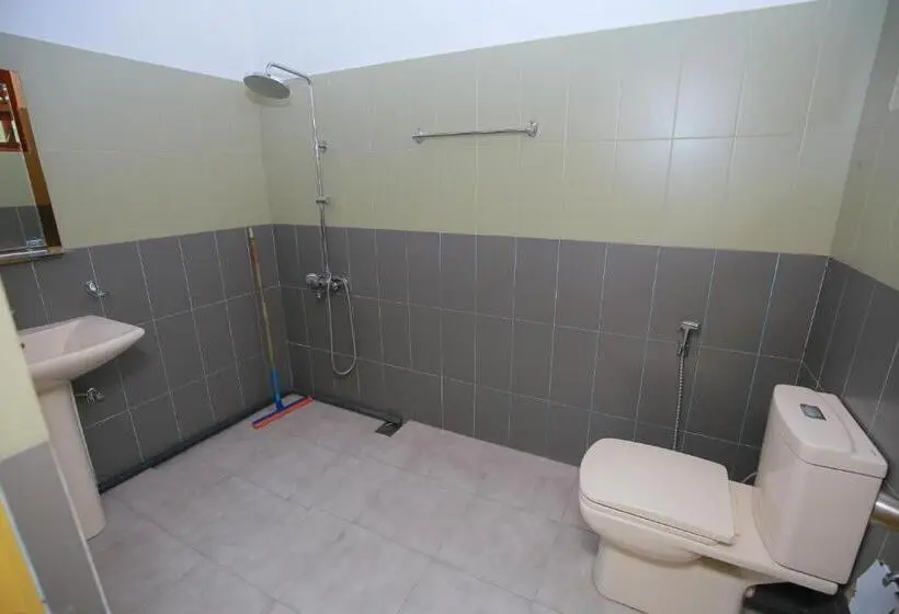 Standard Kolmen Hengen Huone Parveke, Freedom Guest Inn Ella