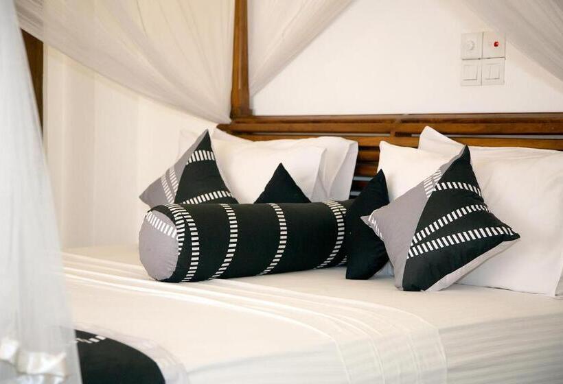 スーペリアールーム, Suriya Arana